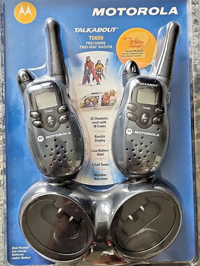 NEW Motorola Talkabout T5600 Two-Way Radios Black & Blue